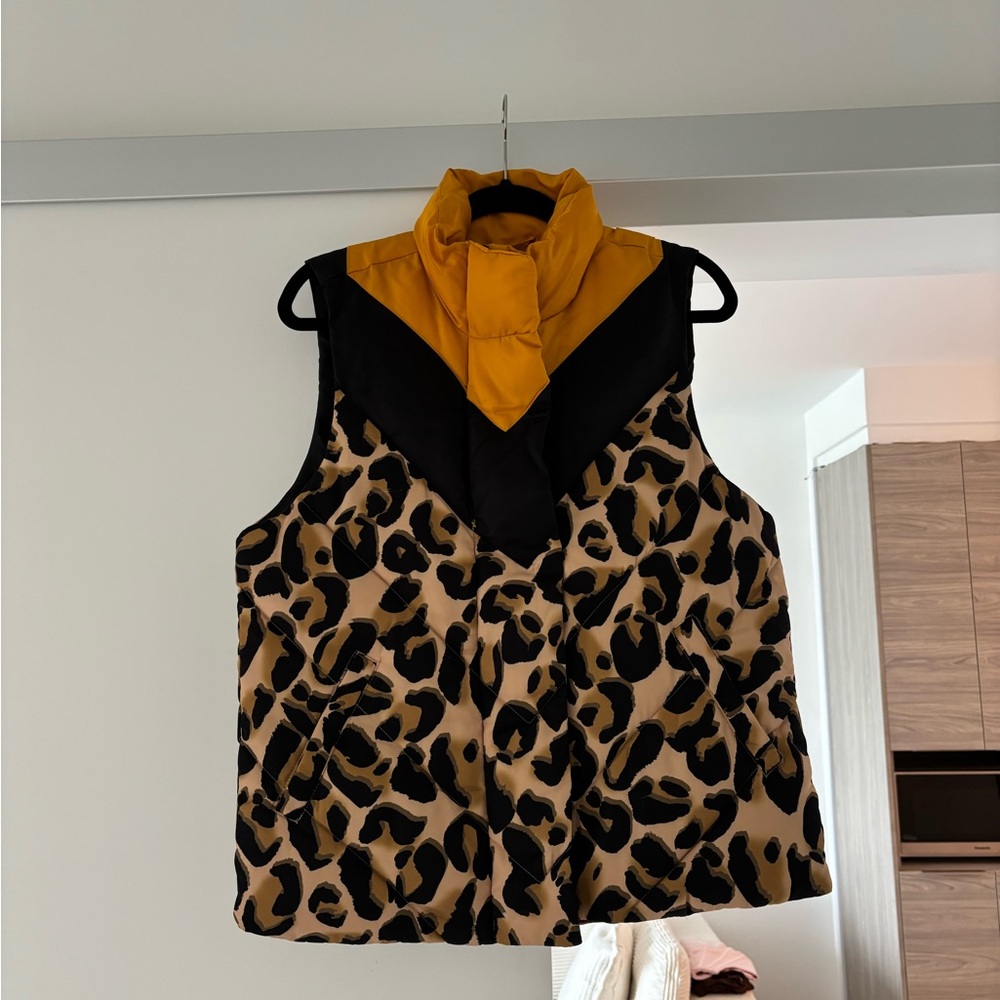 Scotch & Soda Leopard Print Vest with Green Sleeves